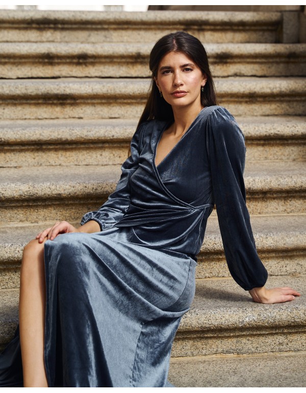 Manteau midi en velours gris perle avec encolure croisée 2