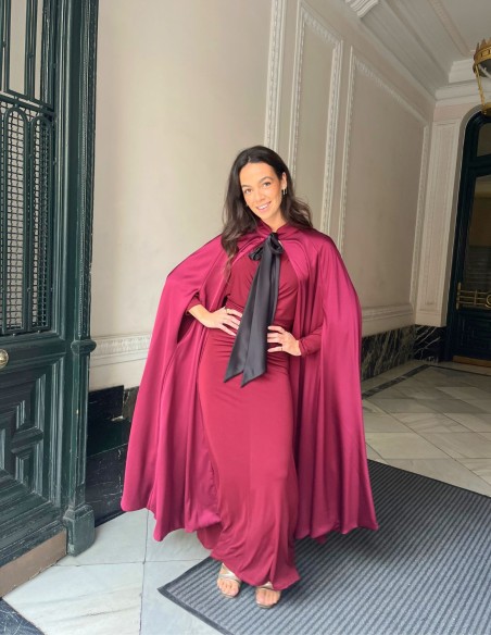 Reversible long event cape with loop