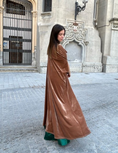 Long velvet guest cape with lace bow