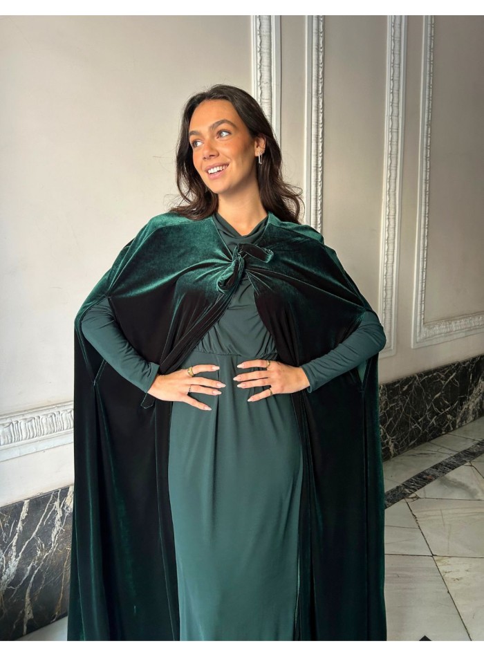 Capa larga para invitada de terciopelo con lazada