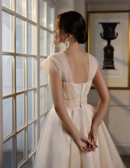 Robe de soirée avec jupe et corsage en tulle