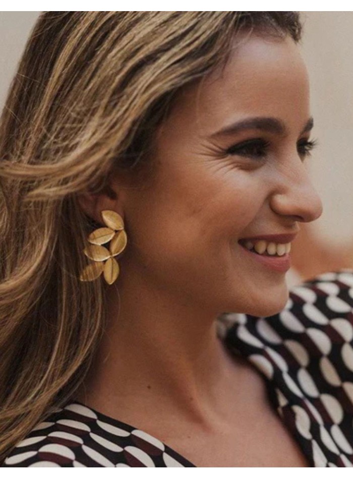 Longues boucles d'oreilles en forme de feuille...