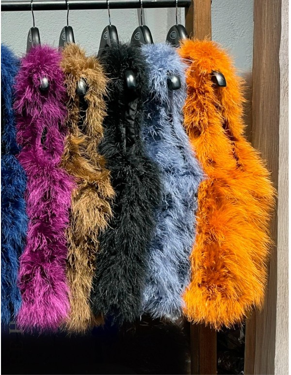 Gilet en plumes d'autruche