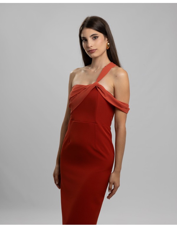 Vestido largo de fiesta teja con escote asimétrico de gasa 2