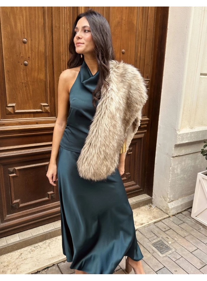 Top de invitada satinado con cuello halter