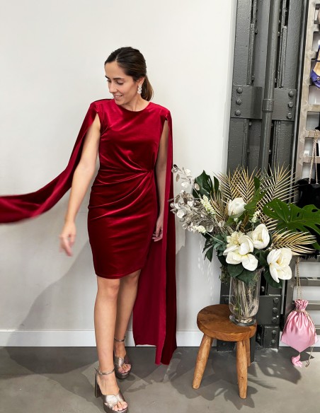Short velvet dress with cape sleeves