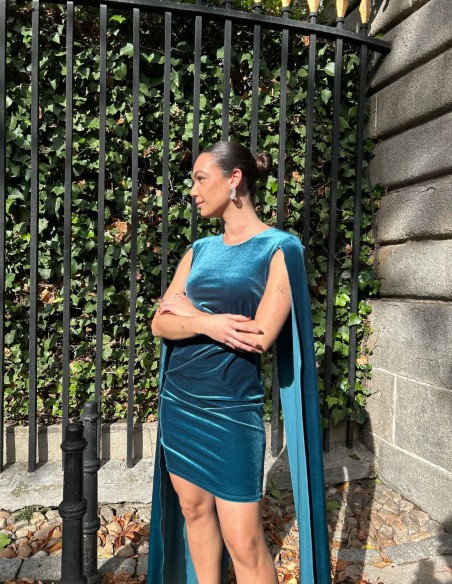 Short party dress with velvet cape sleeves