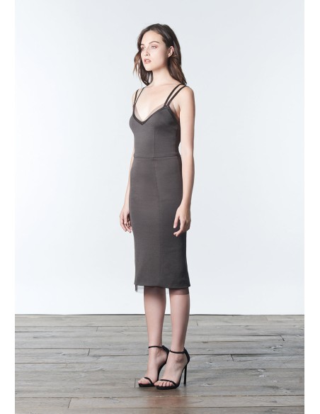 Robe de cocktail ajustée minimaliste avec double bretelle