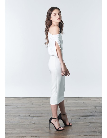 Vestido cóctel blanco de punto con escote bandeau