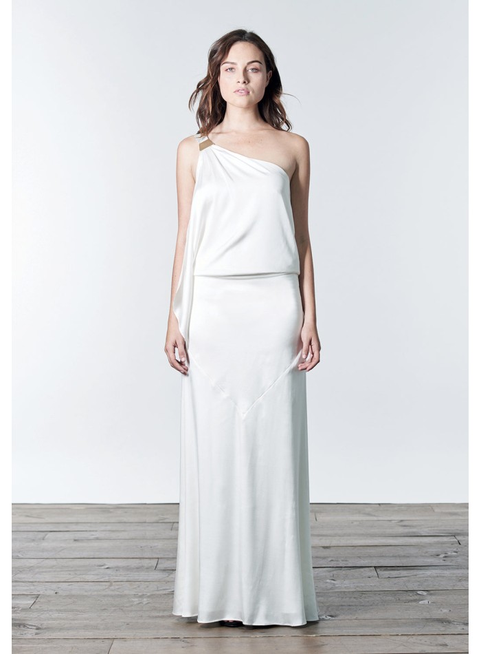 Vestido largo de satén con escote asimétrico