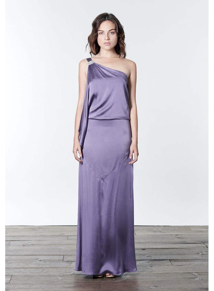 Vestido largo de satén con escote asimétrico