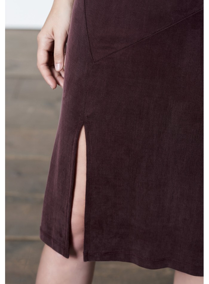 Vestido midi malva con tirante doble y abertura lateral