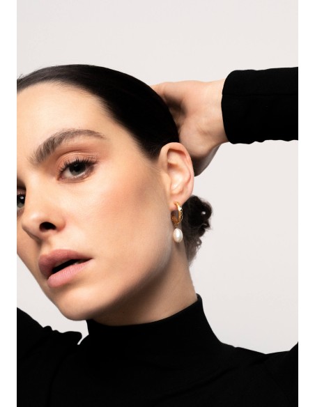 Gold plated earrings with pearl pendants