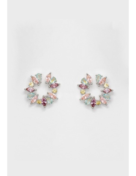 Pendientes plateados redondos con piedras tonos pastel