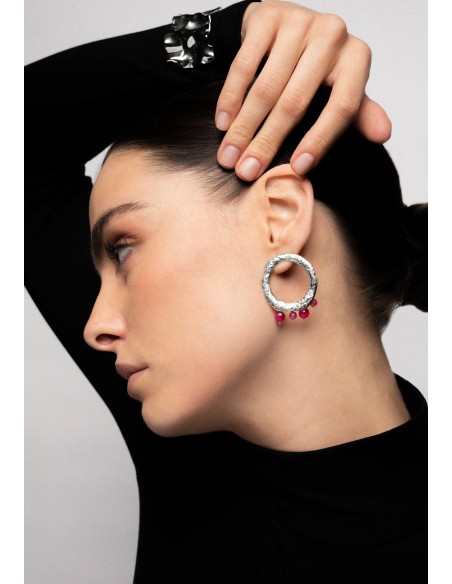 Boucles d'oreilles circulaires en argent avec pierres fuchsia