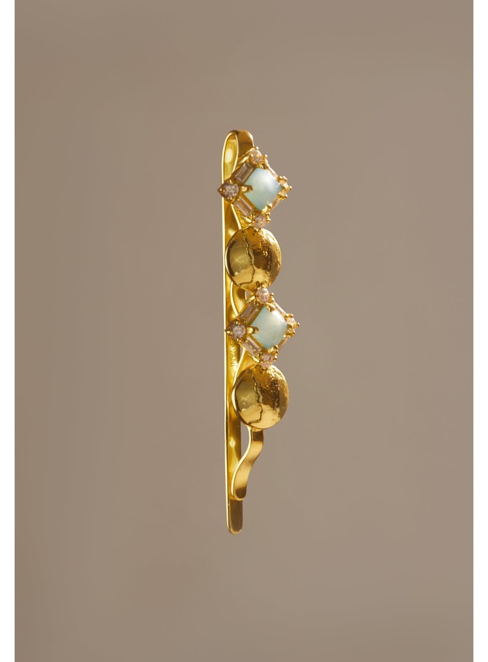 Horquilla dorada con piedras