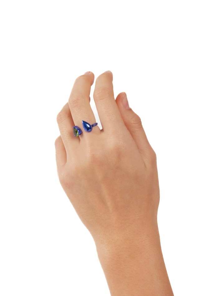 Anillo azul con circonita