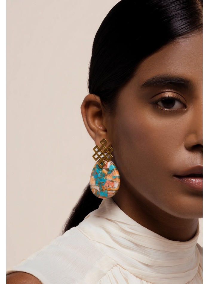 Boucles d'oreilles en forme de nœud sans fin...