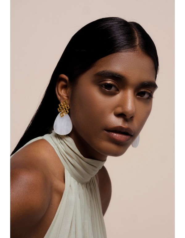 Boucles d'oreilles en nacre avec nœud sans fin 2