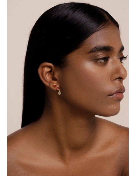 Boucle d'oreille avec pierres de couleur