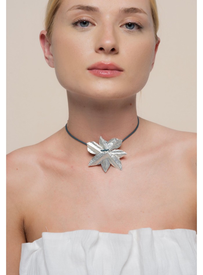 Collier fleur de lotus argenté