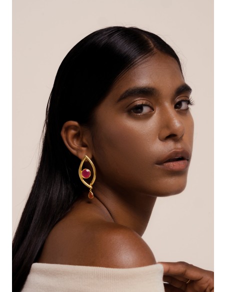 Pendientes dorados forma ojo naranja con piedra