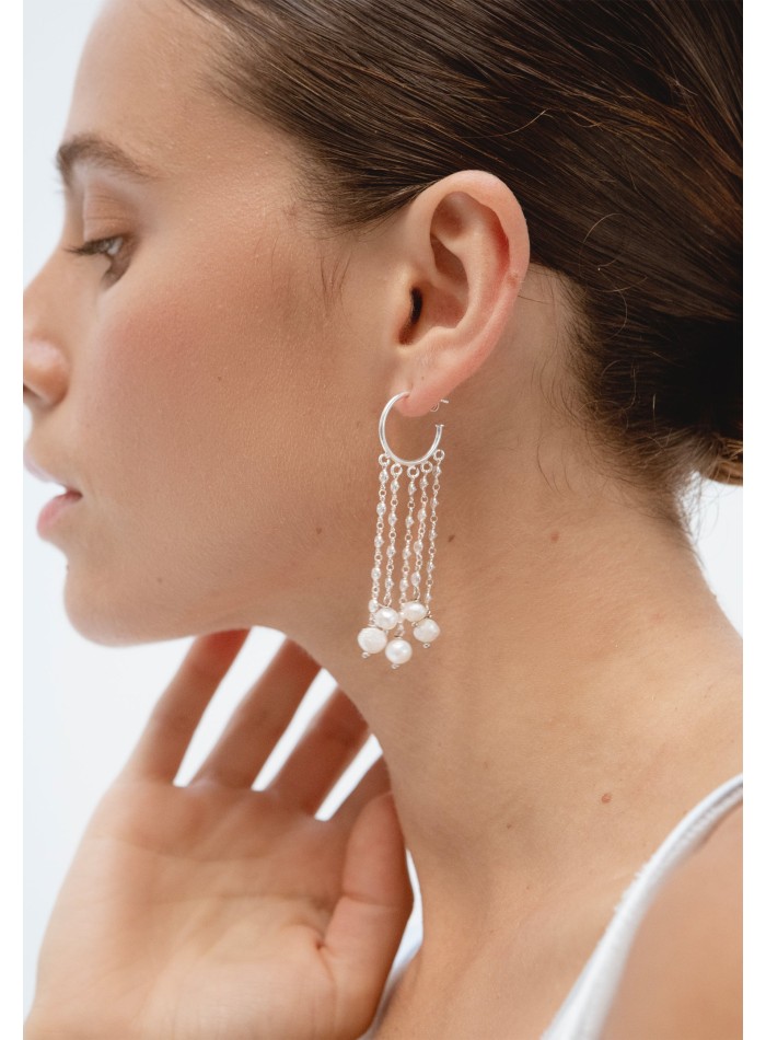 Aros de plata con colgantes de perlas
