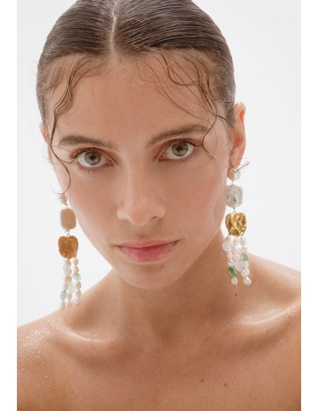 Long earrings with aguadulce pearls