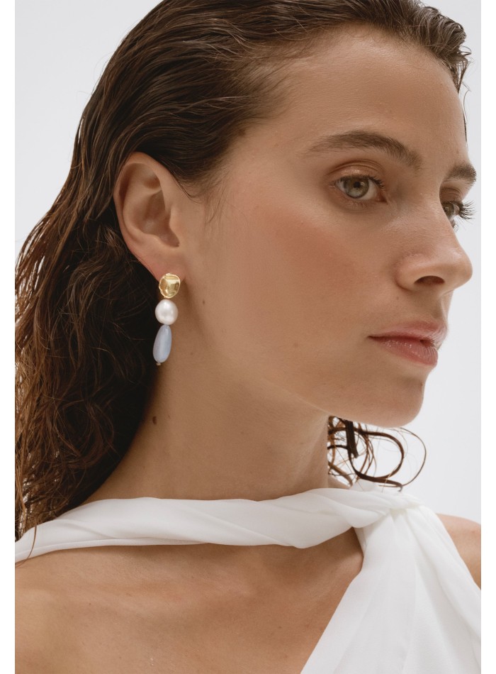 Pendientes con perlas y piedras celestes