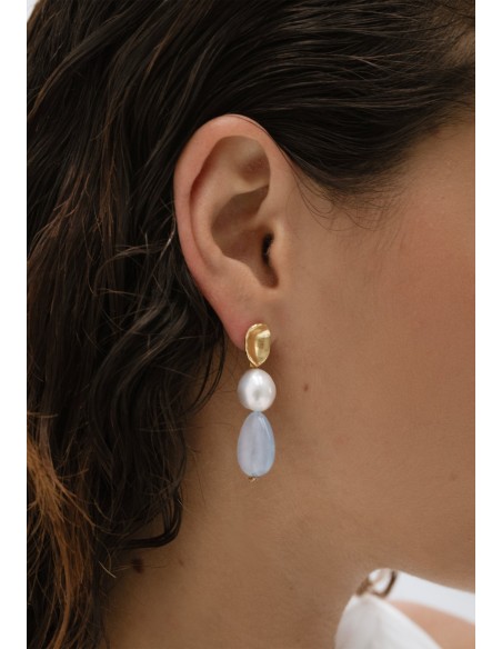 Boucles d'oreilles avec perles et pierres bleues claires