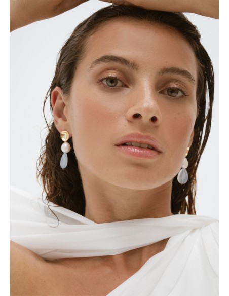 Boucles d'oreilles avec perles et pierres bleues claires