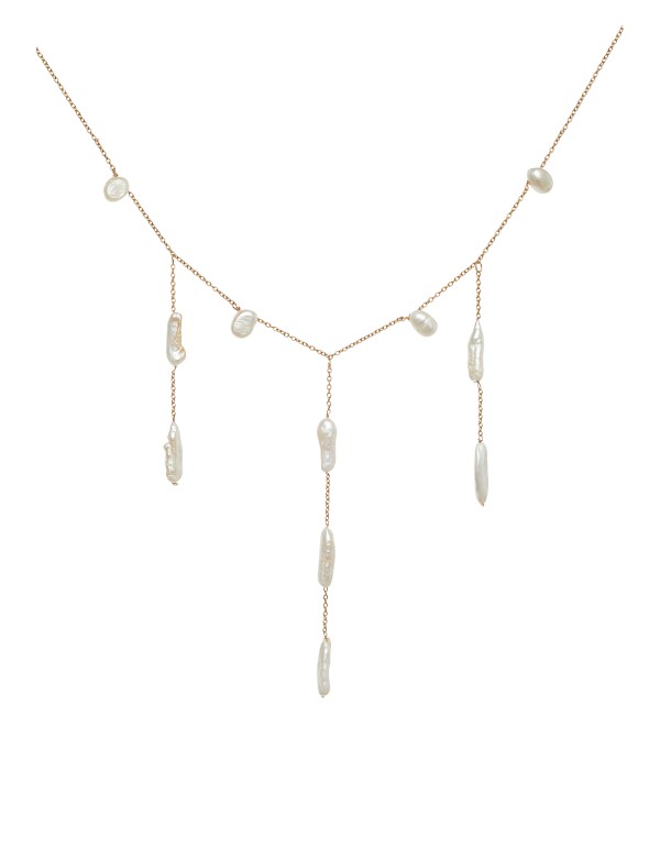 Collar dorado con colgantes de perlas