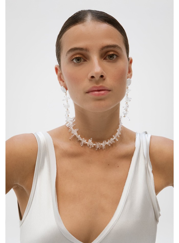 Choker with rock crystals