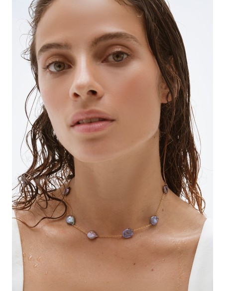 Gray pearl golden choker