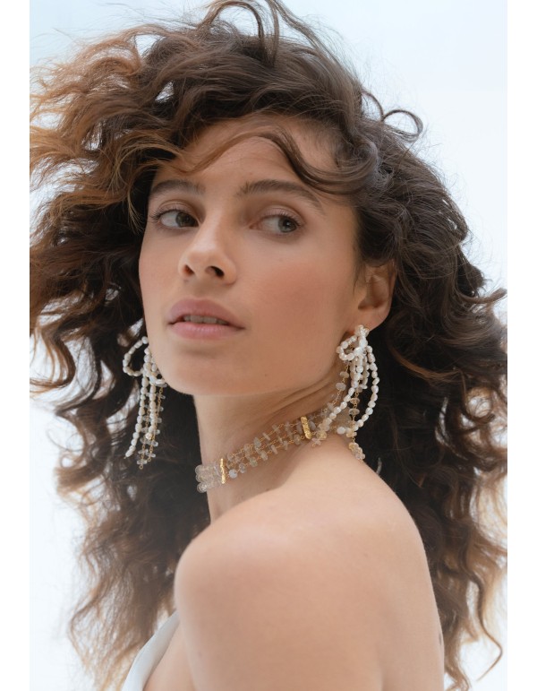 Choker with golden details 2