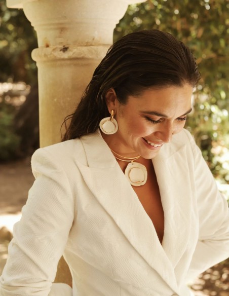 Tour de cou rigide avec pendentif en céramique