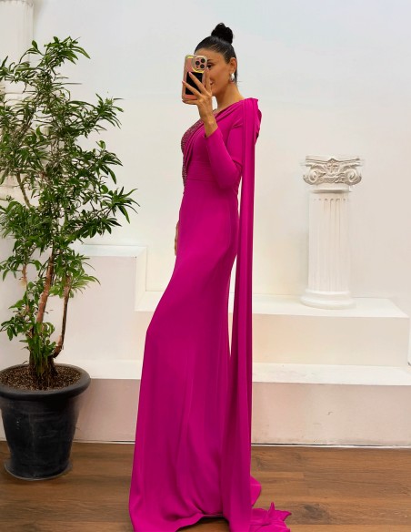 Cette robe de bal perlée