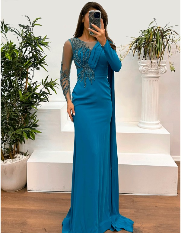 Cette robe de bal perlée