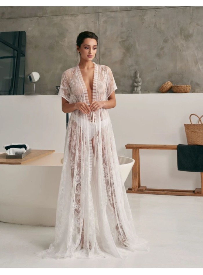 Robe de mariée en dentelle ivoire et ceinture...