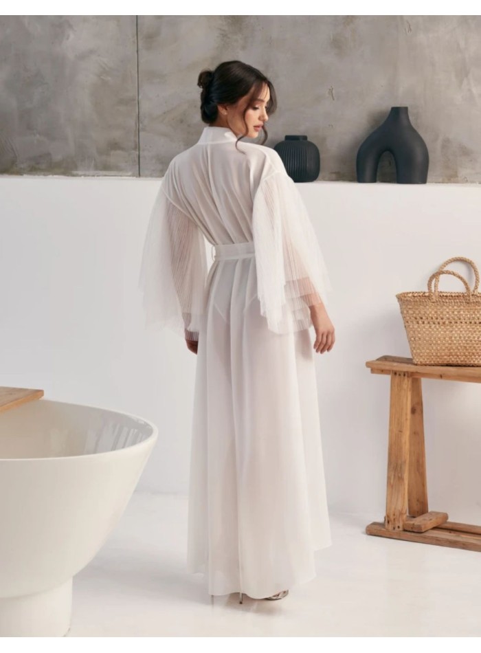 Robe de mariée lingerie avec manches bouffantes...