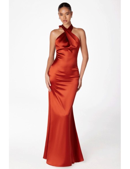 Robe de bal en satin avec encolure dos nu et dos ouvert
