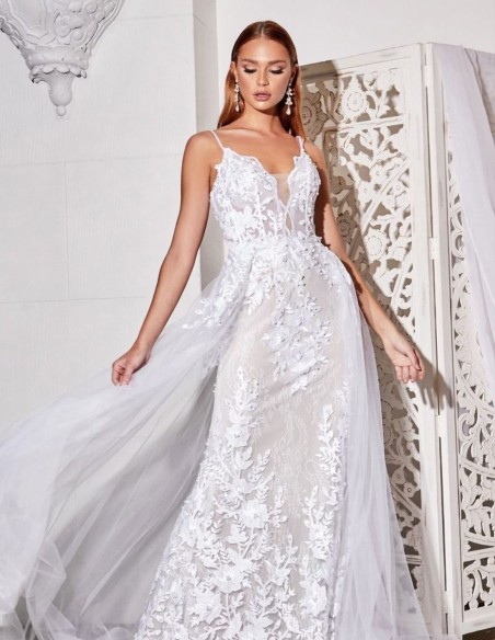 White wedding dress in lace with overskirt