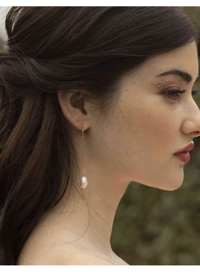 Long earrings with fine chain and pearl