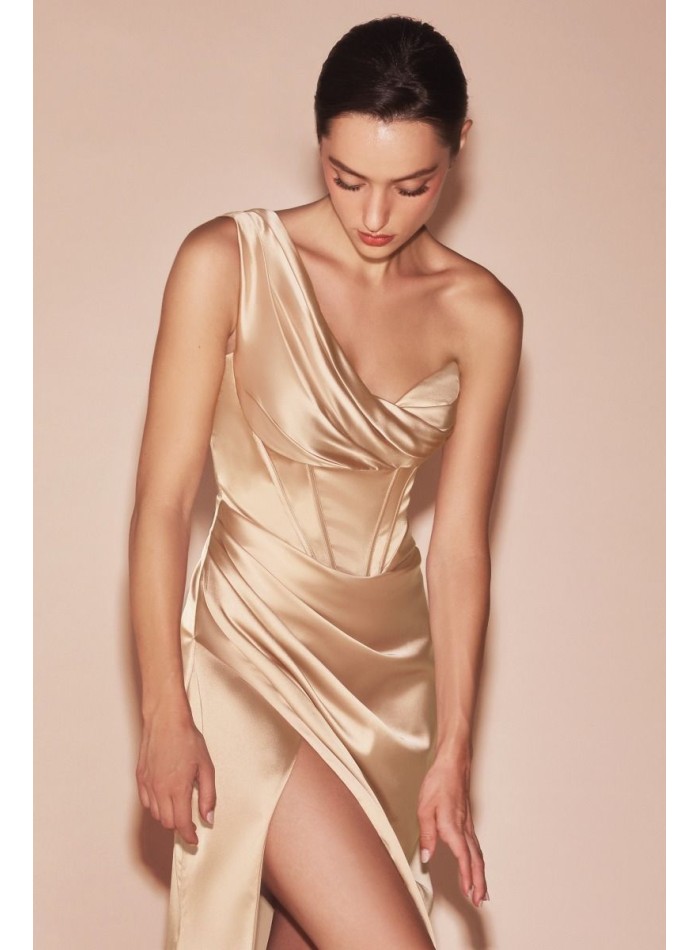 Longue robe de fête en satin avec décolleté en...