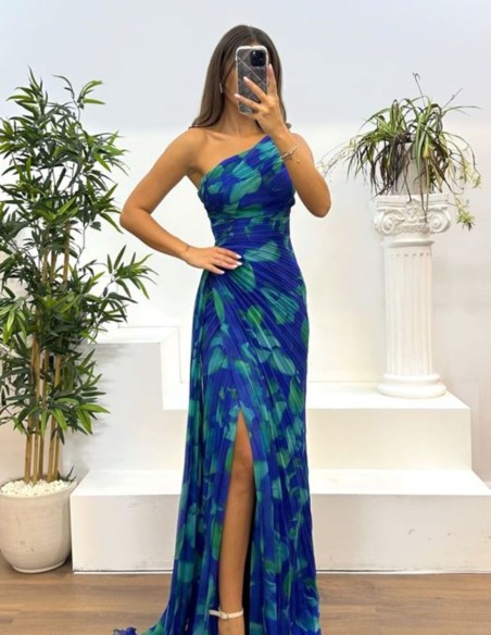 Vestido largo de gasa estampada con escote asimétrico para invitada de boda