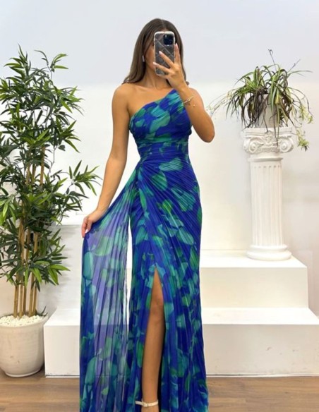 Vestido largo de gasa estampada con escote asimétrico para invitadas especiales