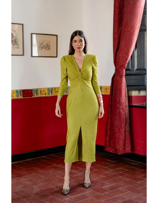 Robe longue vert pistache avec encolure drapée