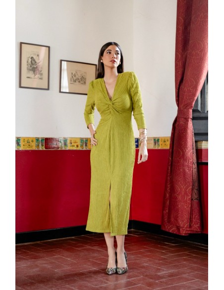 Robe longue vert pistache avec encolure drapée