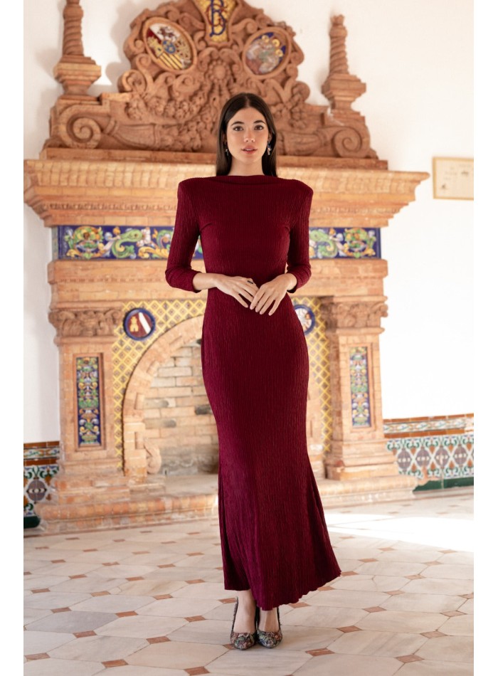 Robe longue marron avec décolleté dans le dos