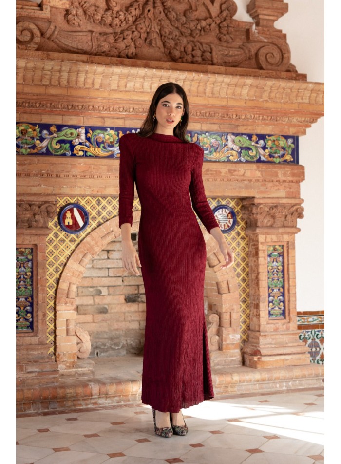 Robe longue marron avec décolleté dans le dos